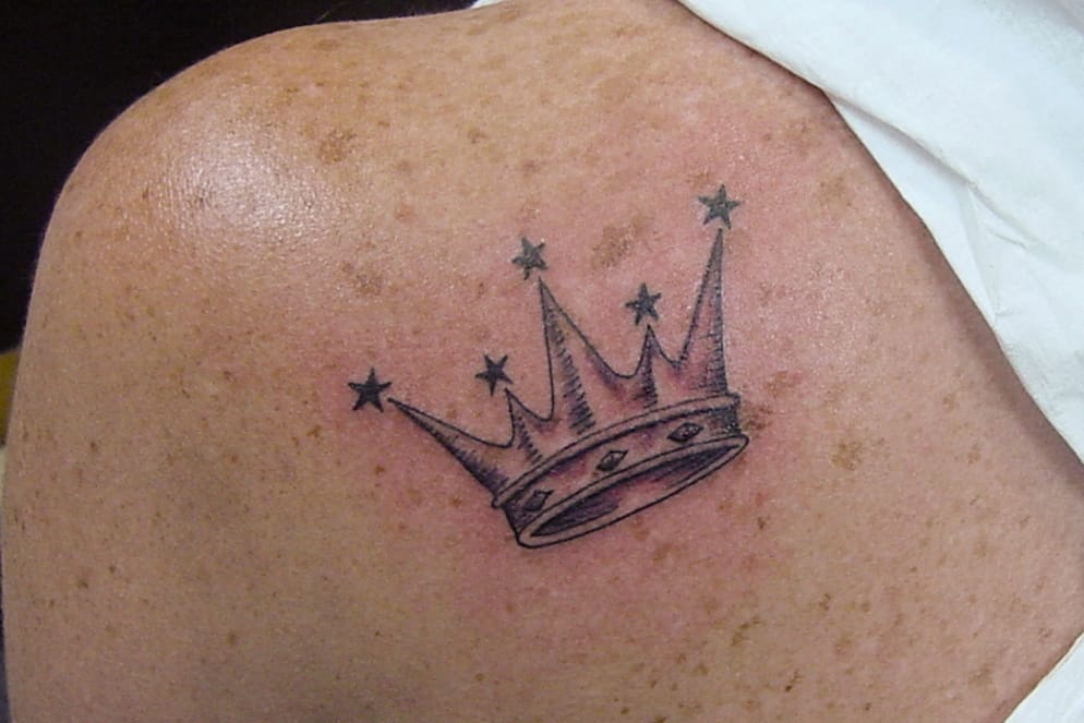 45 Crown Tattoo Designs and Meaning - [2017 Collection]