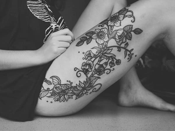 flower-thigh-tattoo