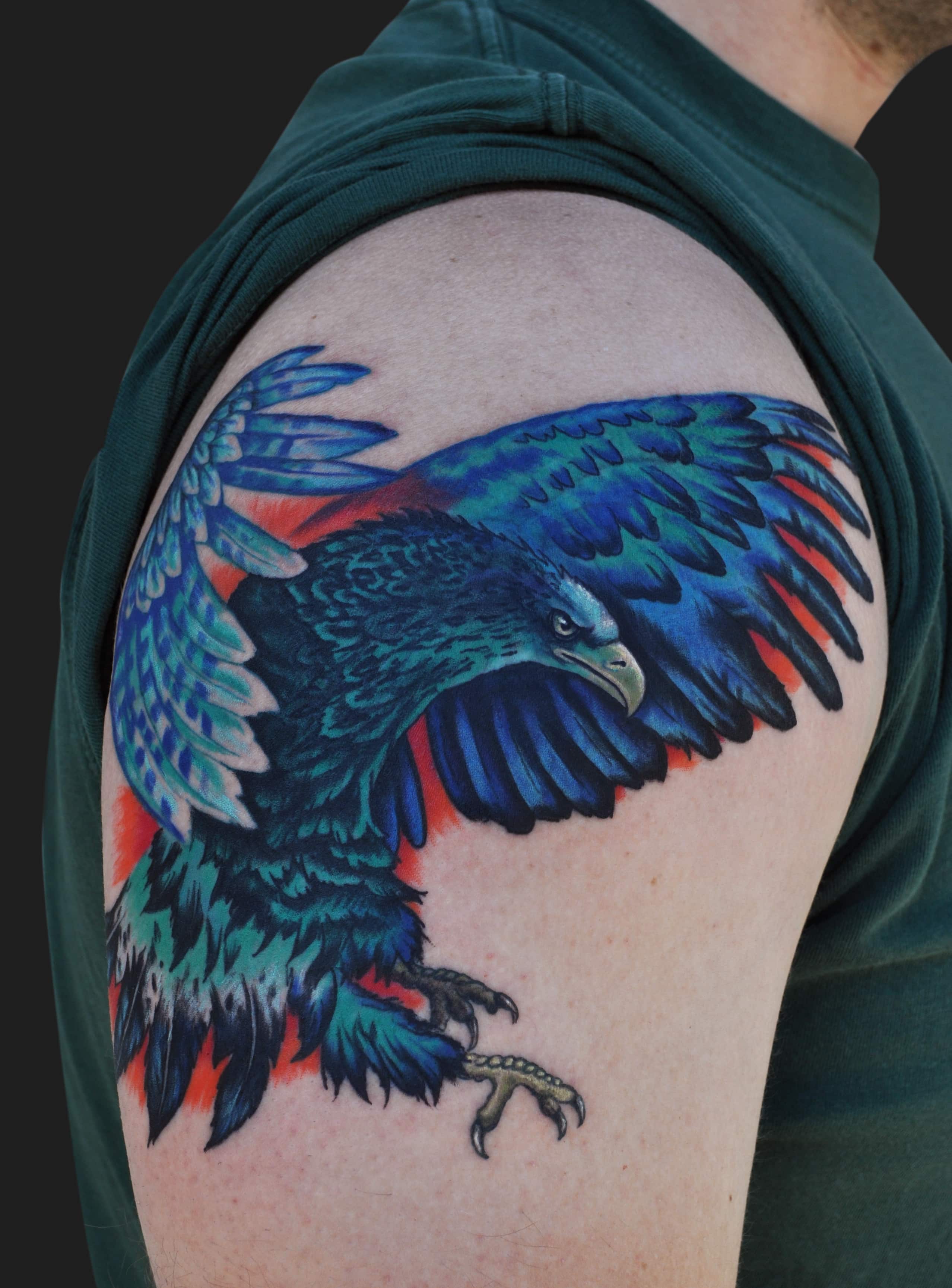 colorful-eagle-tattoos-on-shoulder